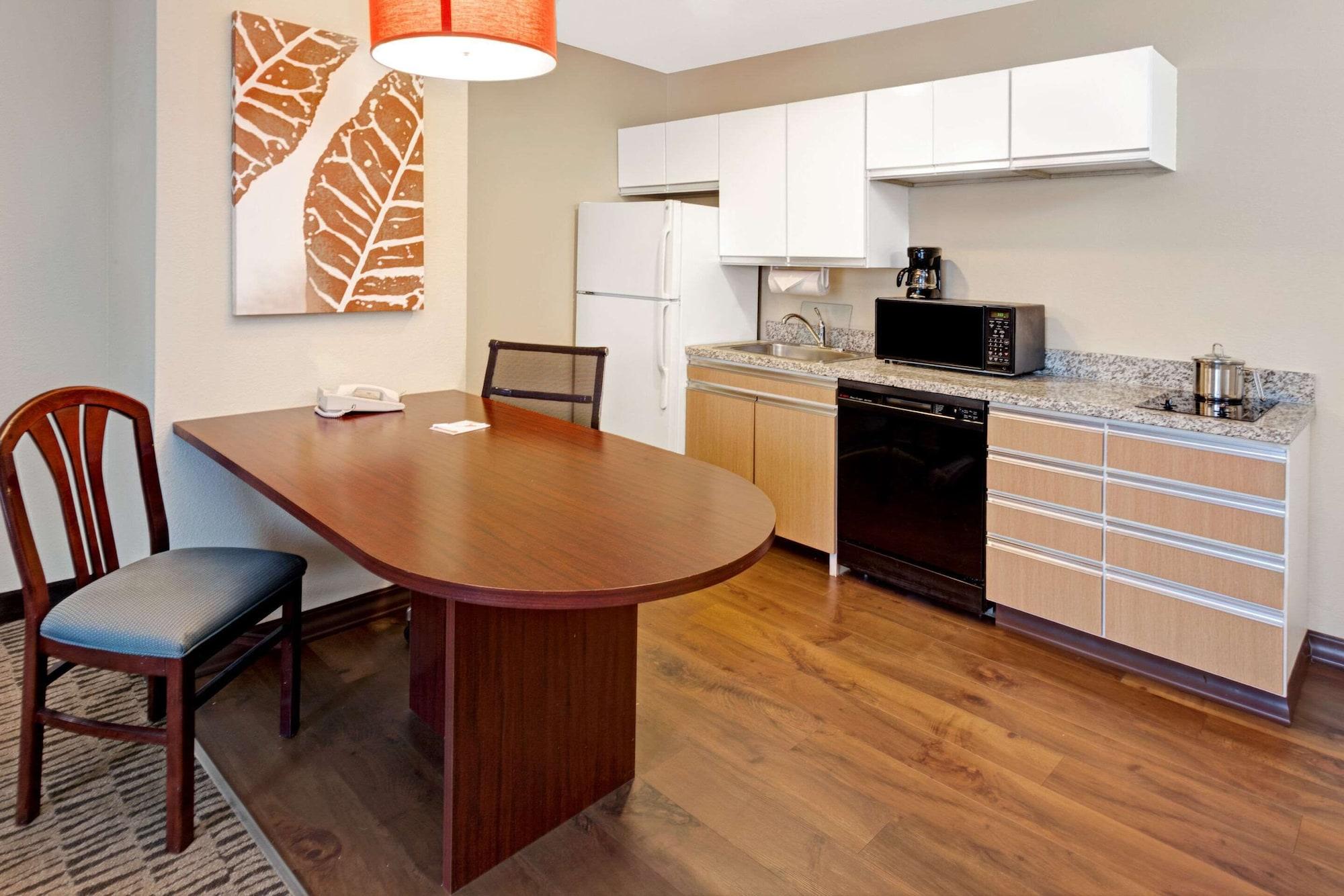 Mainstay Suites Detroit Auburn Hills Exteriör bild